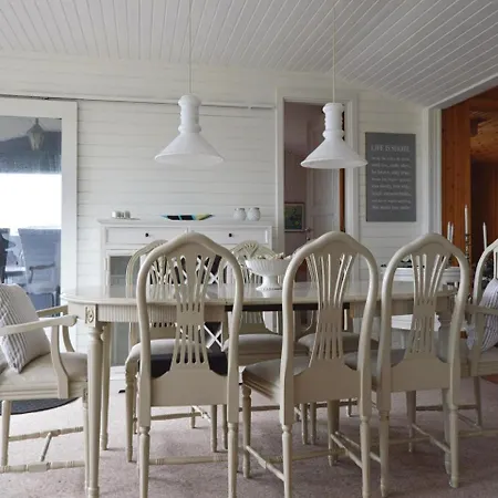 Three-bedroom Holiday In スラーエルセ