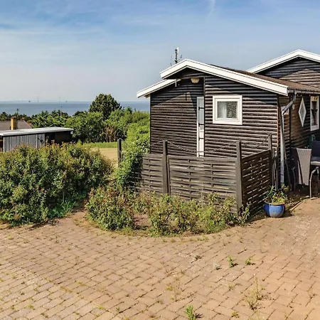 Three-bedroom Holiday In スラーエルセ
